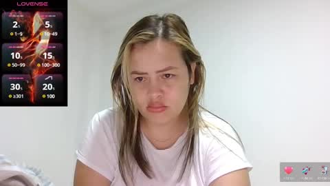 Snapshot of saramartinez100 chatting on 02/25/25, 11:41 sara martinez online show from 02/25/25, 11:41