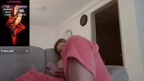 Snapshot of saramartinez100 chatting on 02/26/25, 05:28 sara martinez online show from 02/26/25, 05:28