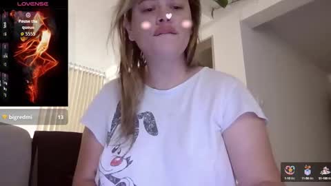 Snapshot of saramartinez100 chatting on 09/16/25, 02:18 sara martinez online show from 09/16/25, 02:18