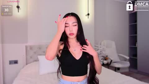 Mia online show from 09/25/25, 09:02