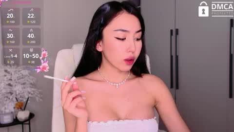 Mia online show from 10/01/25, 06:52