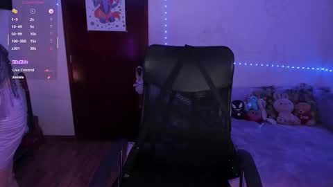 Snapshot of sarapbunny chatting on 10/29/25, 10:11 Sara online show from 10/29/25, 10:11