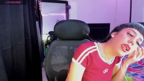 Sara  online show from 05/20/26, 04:51