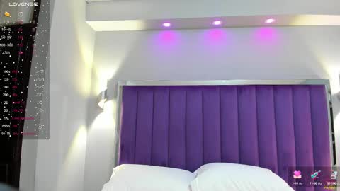 Sara   online show from 09/22/25, 10:45