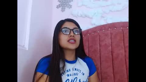 sarastonesx online show from 01/19/25, 10:39