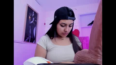 sarastonesx online show from 09/25/25, 11:36