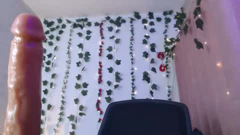 sarastonesx online show from 04/19/26, 06:13