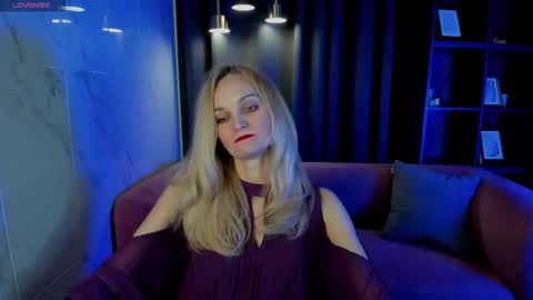 Snapshot of sarasubtlety chatting on 09/16/25, 01:34 Sara online show from 09/16/25, 01:34