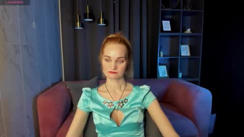 Snapshot of sarasubtlety chatting on 12/21/25, 01:40 Sara online show from 12/21/25, 01:40