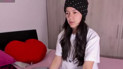 Sara   online show from 06/23/26, 10:46
