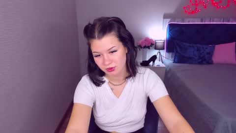 SaraVivid online show from 06/12/26, 09:08