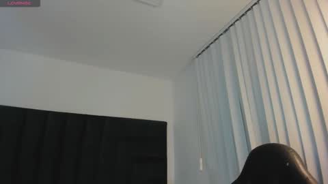 Snapshot of sarawagner_ chatting on 10/01/25, 06:14 online show from 10/01/25, 06:14