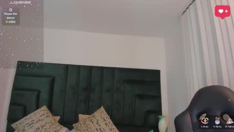      online show from 10/22/25, 01:28