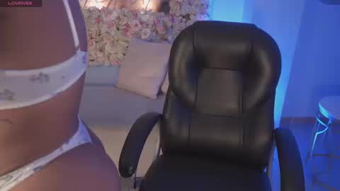 Sara Winstone online show from 03/14/26, 09:42