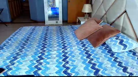 Sara Rivera online show from 11/12/25, 03:23