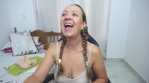 saray1221 online show from 02/16/25, 05:37