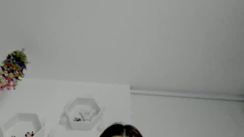 Saray  online show from 04/24/26, 11:29