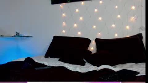 saray__jones online show from 02/12/25, 06:19