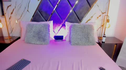 Snapshot of sarayofficial chatting on 05/15/26, 01:01 Saray Lopez online show from 05/15/26, 01:01