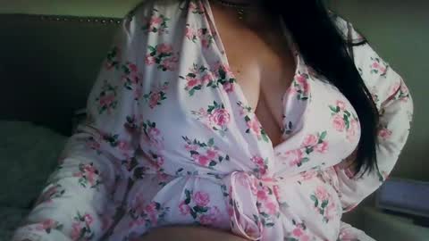 Sara online show from 10/04/25, 01:31