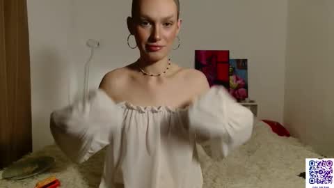 Your Selena 3 online show from 02/22/26, 03:07