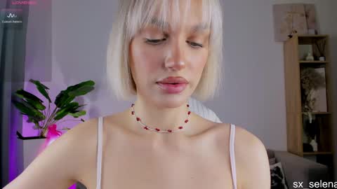 Your Selena 3 online show from 04/05/26, 03:04