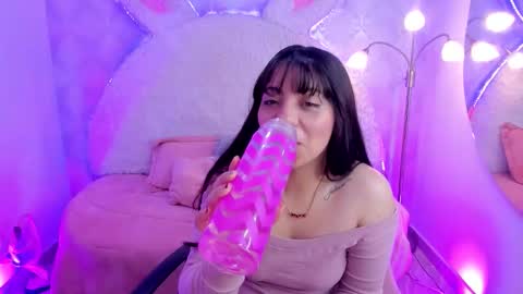 Snapshot of sarita_jane chatting on 10/10/25, 02:43 Sara online show from 10/10/25, 02:43