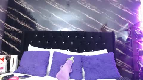 Sara online show from 04/19/26, 04:56