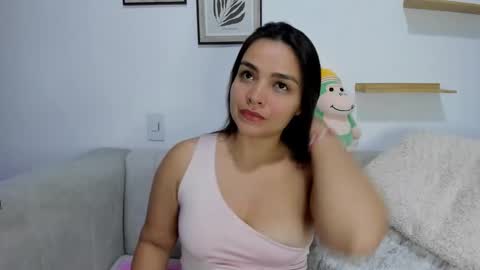Snapshot of saritadolly_ chatting on 09/13/25, 04:01 Sara Cute  online show from 09/13/25, 04:01