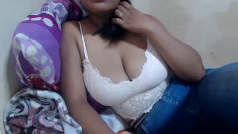 Snapshot of saronette chatting on 12/27/24, 07:51 saronette online show from 12/27/24, 07:51