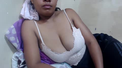 Snapshot of saronette chatting on 12/28/24, 09:09 saronette online show from 12/28/24, 09:09