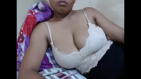 Snapshot of saronette chatting on 01/20/25, 09:24 saronette online show from 01/20/25, 09:24