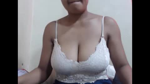 Snapshot of saronette chatting on 02/26/25, 06:58 saronette online show from 02/26/25, 06:58