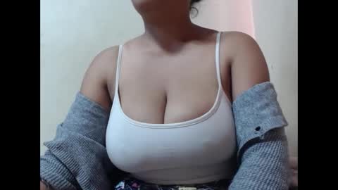 Snapshot of saronette chatting on 10/13/25, 05:51 saronette online show from 10/13/25, 05:51