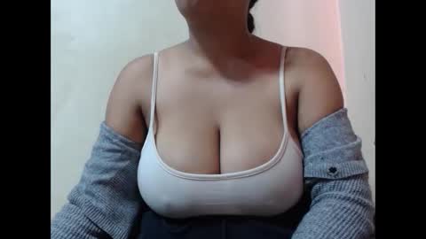 Snapshot of saronette chatting on 10/16/25, 06:03 saronette online show from 10/16/25, 06:03