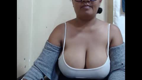 saronette online show from 03/31/26, 07:31