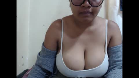 saronette online show from 04/01/26, 04:57