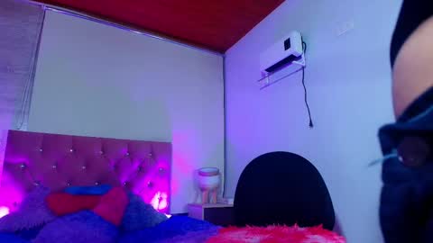 Sary  online show from 04/19/26, 04:12