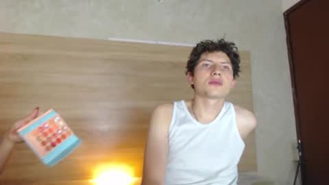 Snapshot of sasahsalomefon chatting on 07/30/26, 01:59 Sasha Y Felipe online show from 07/30/26, 01:59