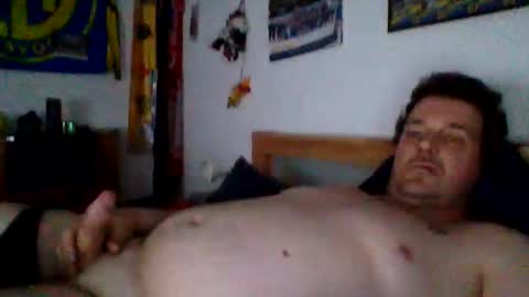 Snapshot of saschacrow1 chatting on 03/23/26, 05:17 Saschacrow1 online show from 03/23/26, 05:17