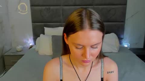 sasha  meow online show from 11/17/25, 07:25