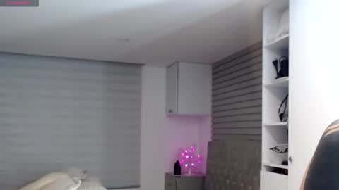 yesica online show from 09/28/25, 01:44