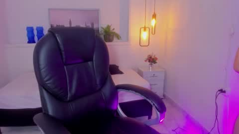 Sasha online show from 12/04/24, 01:58