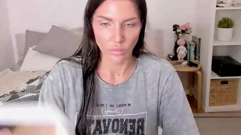 Snapshot of sasha_miro chatting on 09/12/25, 02:11 Sasha Miro online show from 09/12/25, 02:11