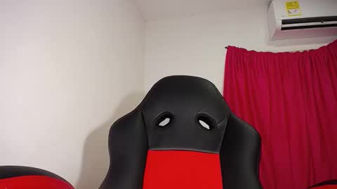 Snapshot of sashabreck1 chatting on 11/18/25, 07:07 sashabreck1 online show from 11/18/25, 07:07