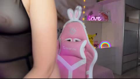 Snapshot of sashacollerx chatting on 10/09/25, 08:01 Alexa online show from 10/09/25, 08:01