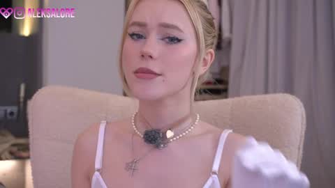 Snapshot of sashalore chatting on 05/18/26, 04:07 sashalore online show from 05/18/26, 04:07