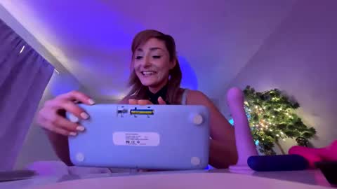 Snapshot of sashaminx6969 chatting on 12/28/24, 05:23 Sasha online show from 12/28/24, 05:23