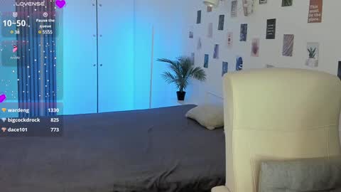 Snapshot of sashasunlight chatting on 01/20/25, 01:32 Sasha  online show from 01/20/25, 01:32