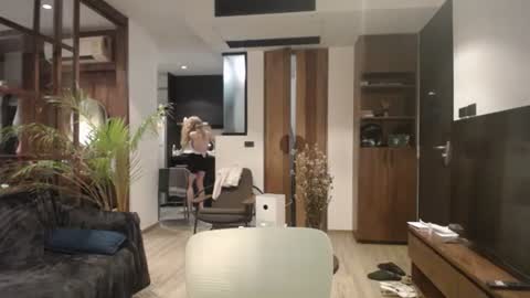 Sasha online show from 12/19/24, 03:41